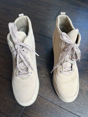 Worn 1 or 2x Sorel Evie Sport Lace Ankle Wedge Bootie Suede High-Top Sneakers